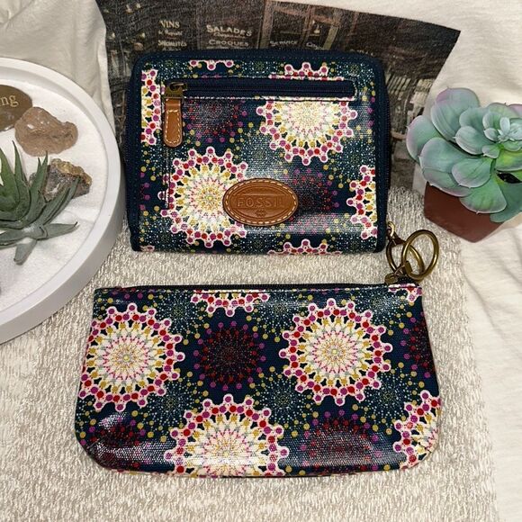 Fossil Wallet Wristlet Passport Holder Bundle PVC Blue Turquoise Multicolored - Picture 1 of 16